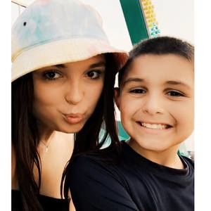 Meet your Posher, Olivia